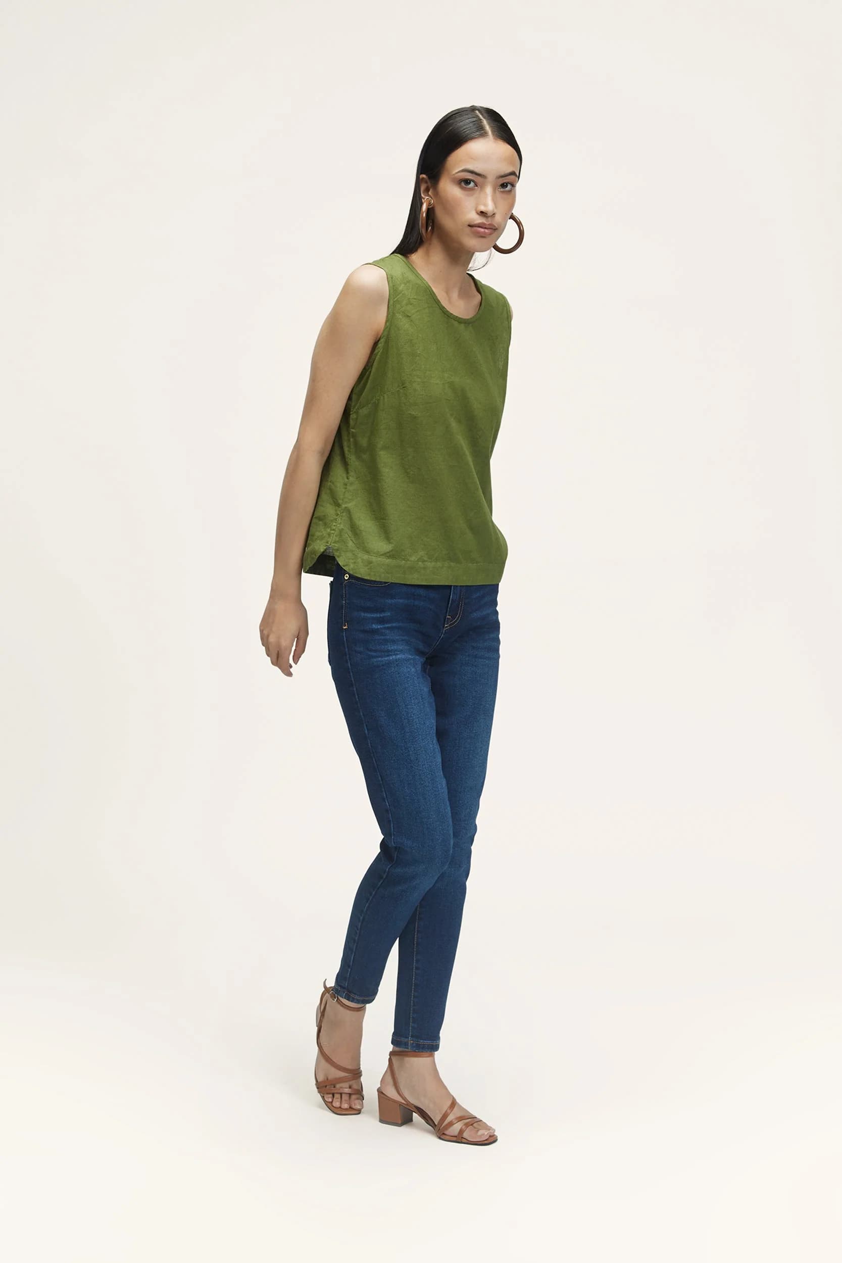 Women's 100% Organic Khadi Cotton Vesta Perfect Vest – Resort Fit | Olive