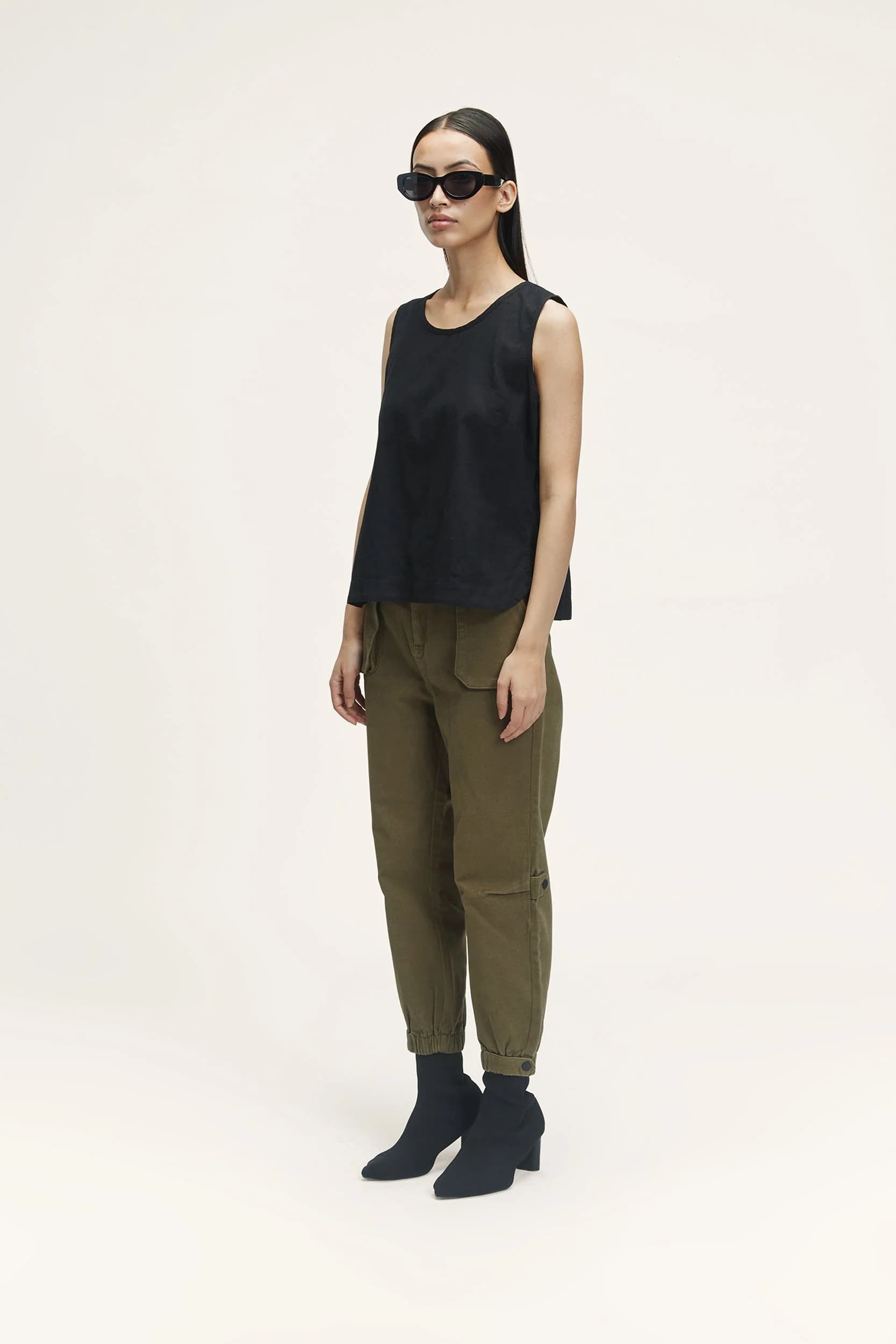 Women's 100% Organic Khadi Cotton Vesta Perfect Vest – Resort Fit | Black