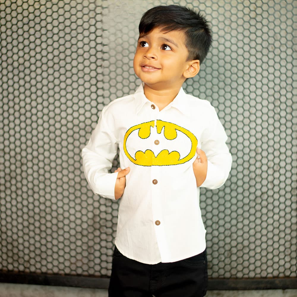 Batman Chest Icon Embroidered Organic Cotton Shirt – White Sustainable Wear